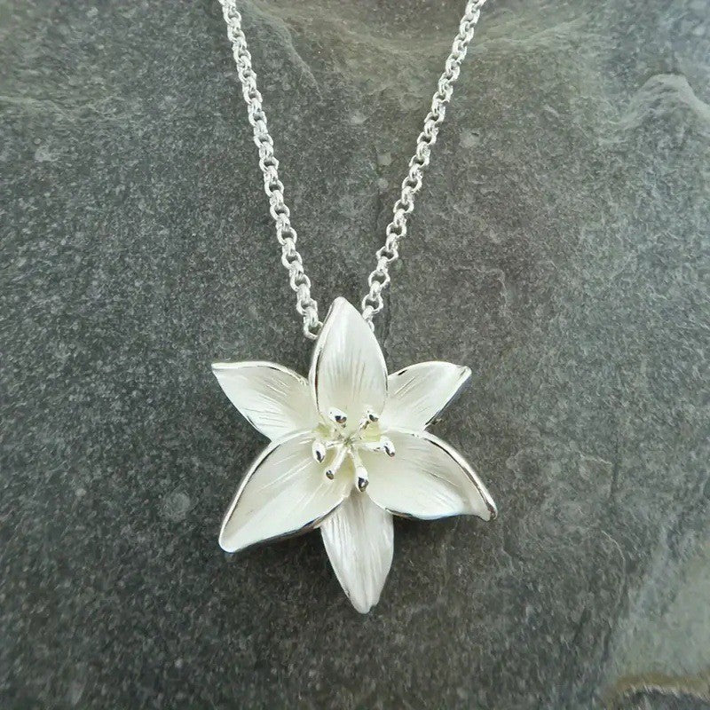 Exquisite Retro Floral Necklace With A European And American Vintage Style